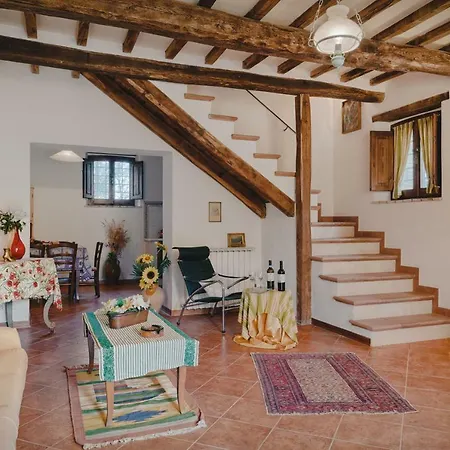Agriturismo Gli Olmi مزرعة للإقامة *